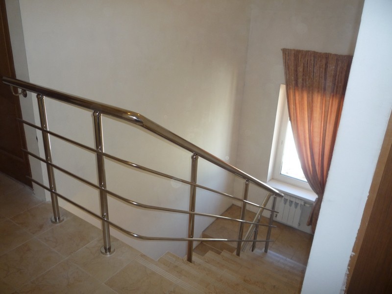 perila-3-rigelya-v-chastnyy-dom